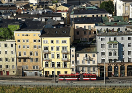 Stadt Salzburg, Altstadthäuser an Salzach