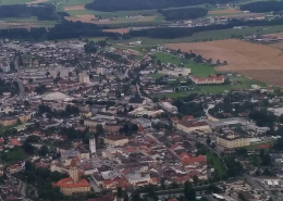 Luftbild Freistadt, mittig im Häusermeer die Versteigerungshalle