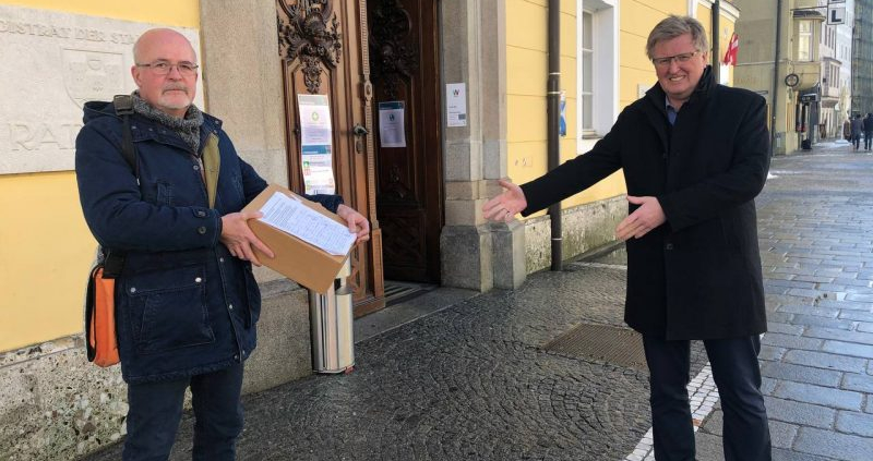 Übergabe Unterschriftenlisten, iD-Wels