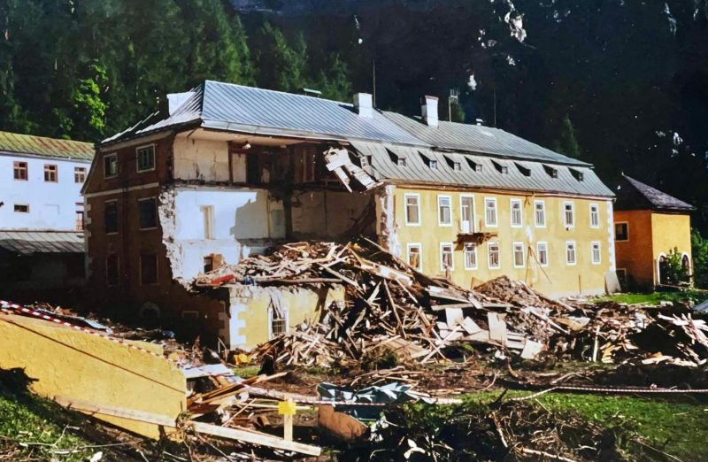 Das Herrenhaus im Halltal 1999, Tirol