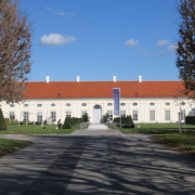 Der barocke Gartensaaltrakt im Augarten